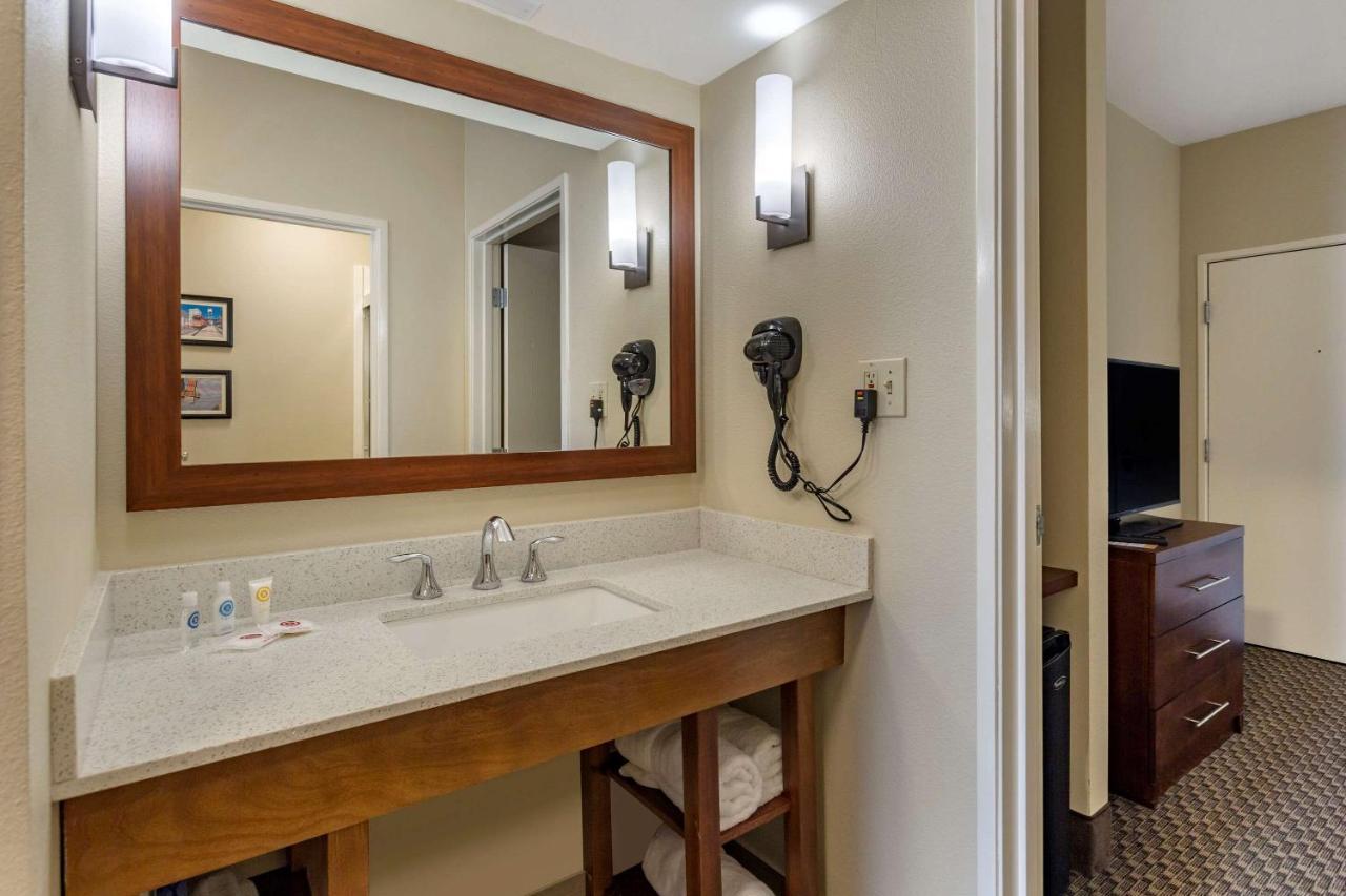 Comfort Suites Мемфис Экстерьер фото